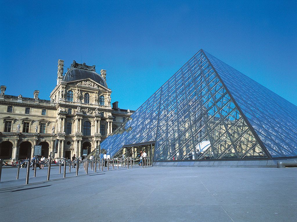 Excursão a pé do Museu do Louvre com - Acesso prioritário guia